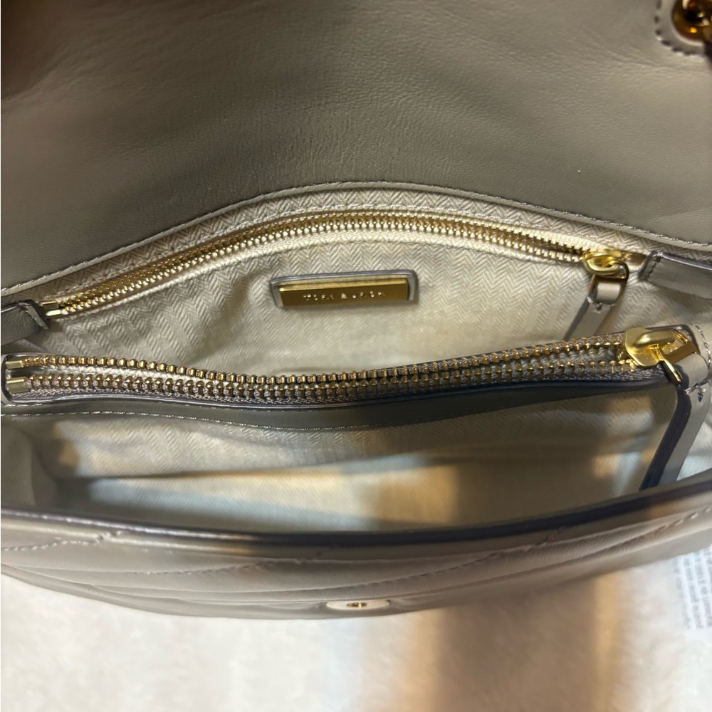Tory Burch Quilted Gray Shoulder Bag - Picture 5 of 7